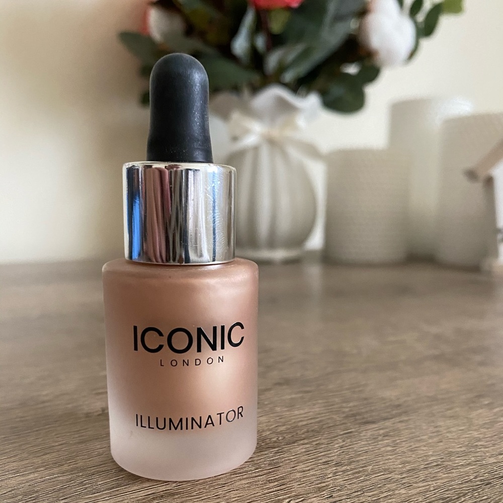 ICONIC Illuminator - Liquid Highlighter